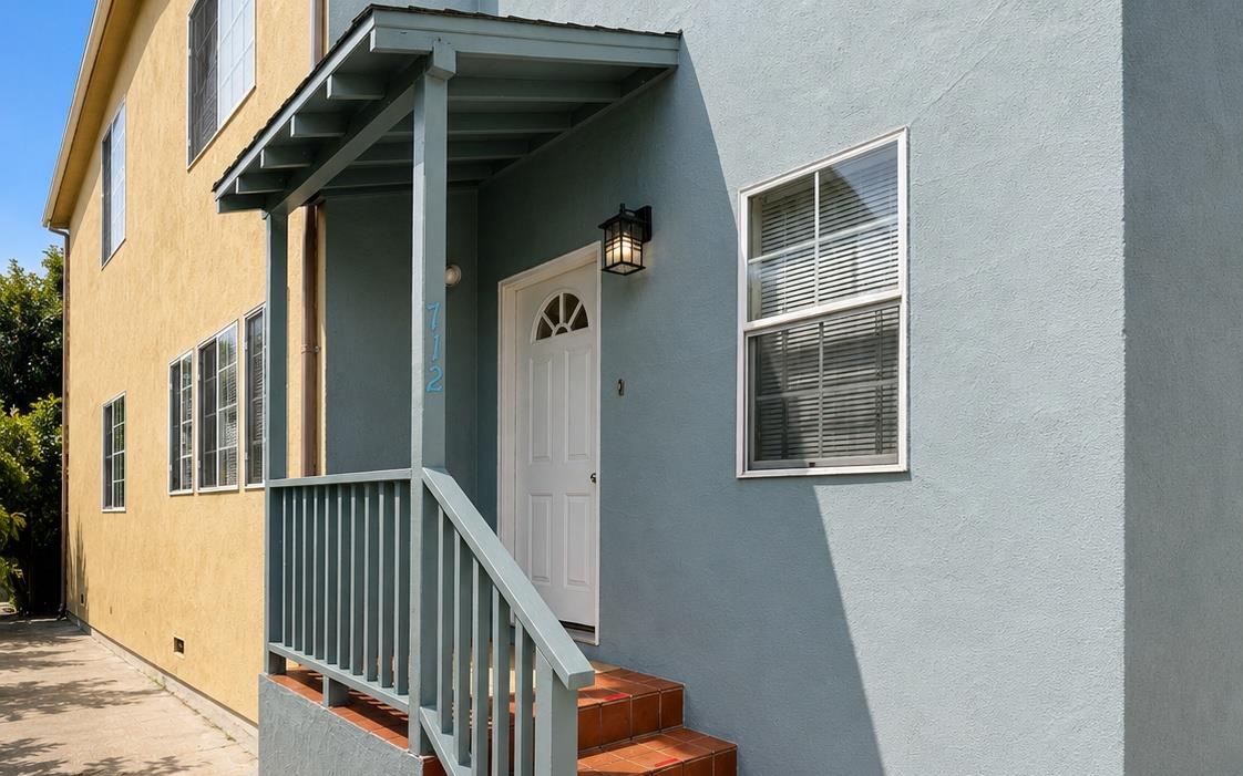 712 Prospect Row