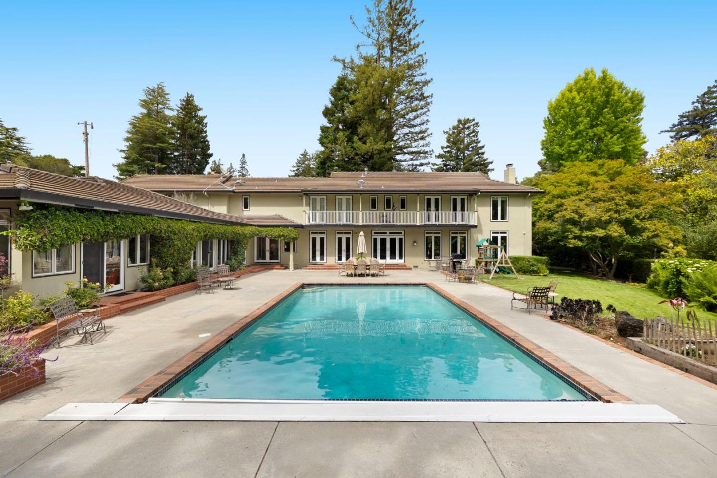 452 Roblar Avenue
