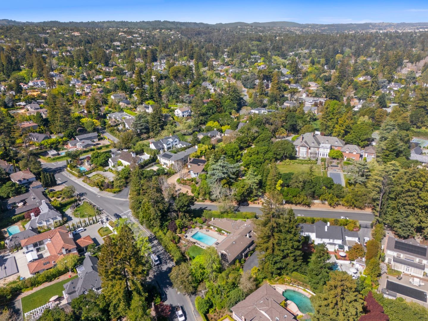 452 Roblar Avenue