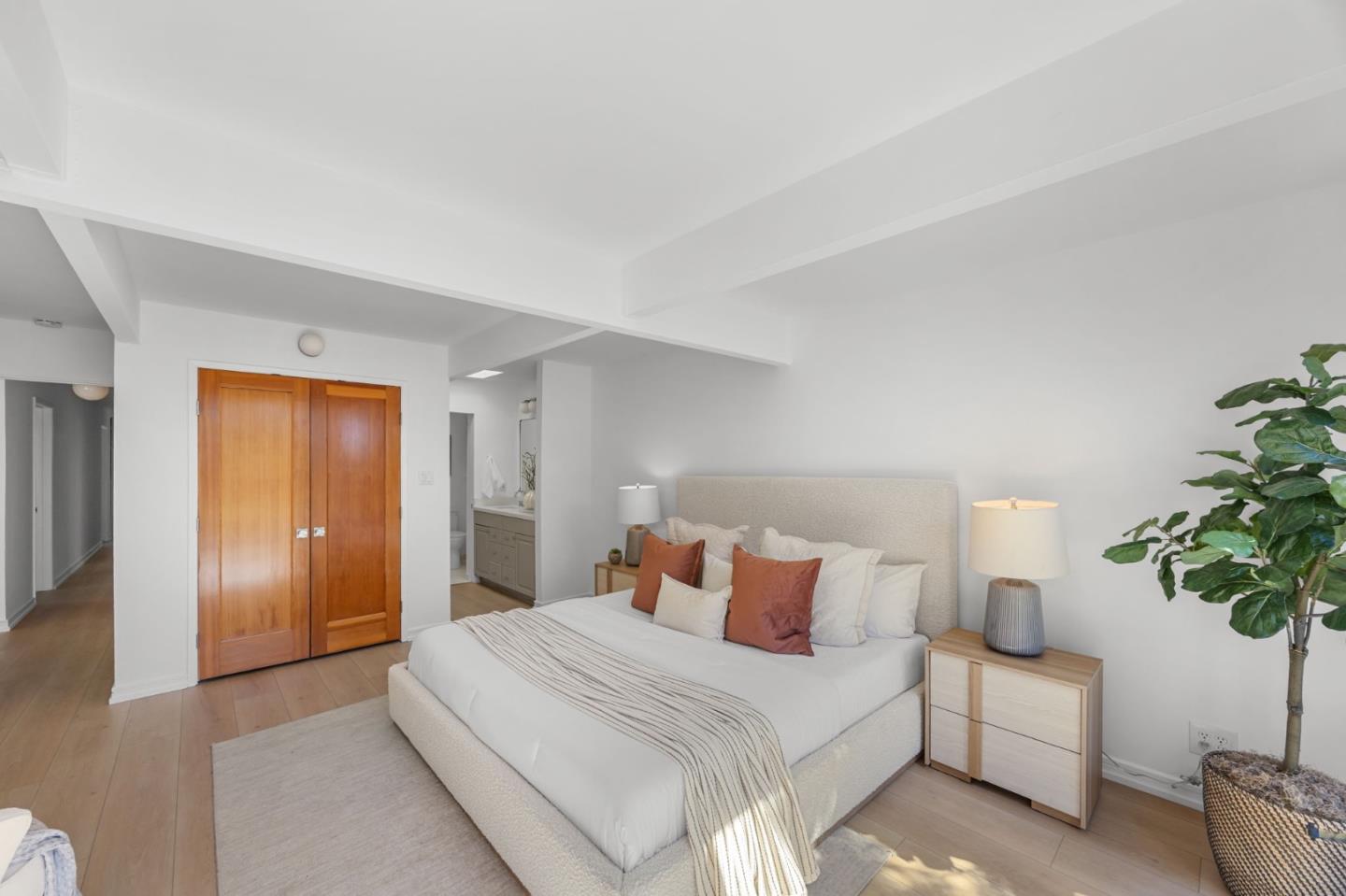 40 Roxbury Lane