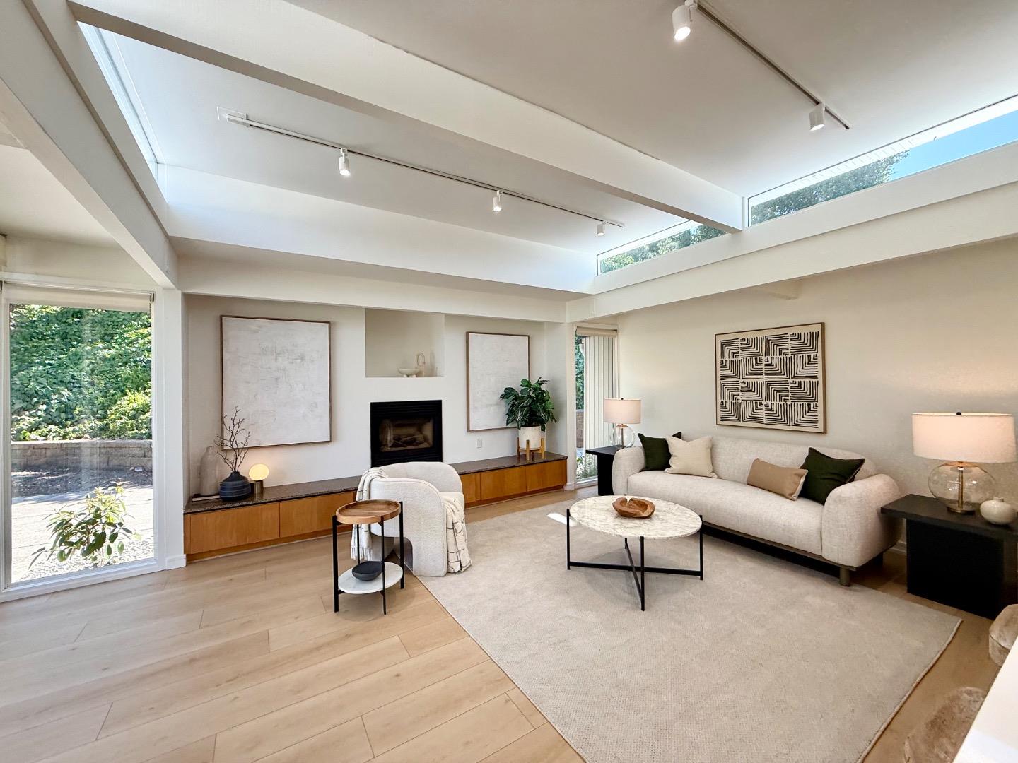 40 Roxbury Lane
