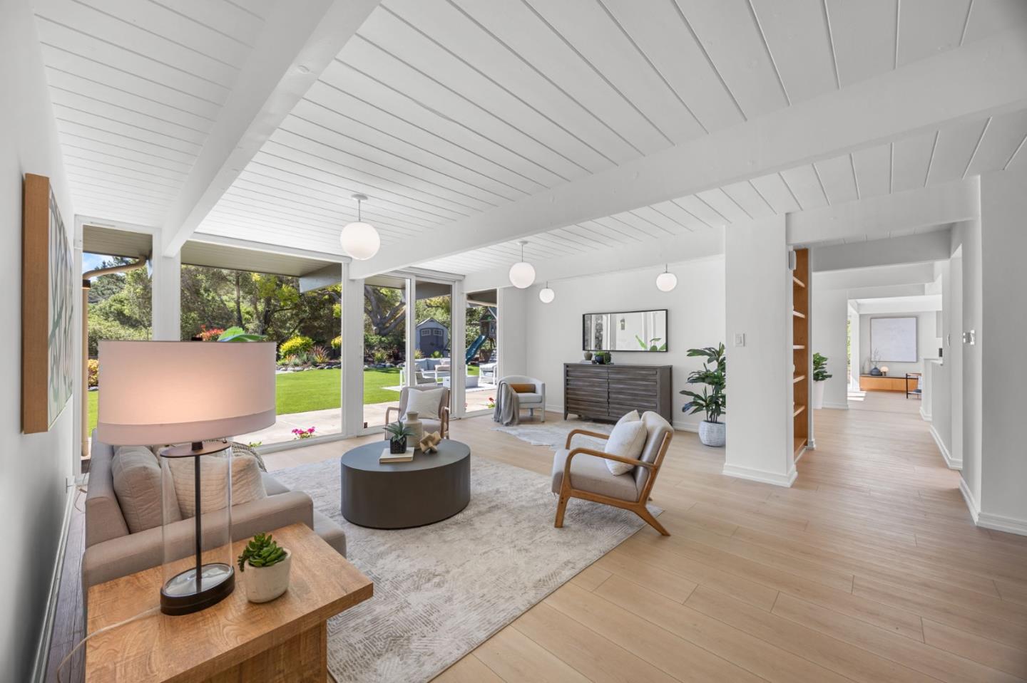 40 Roxbury Lane