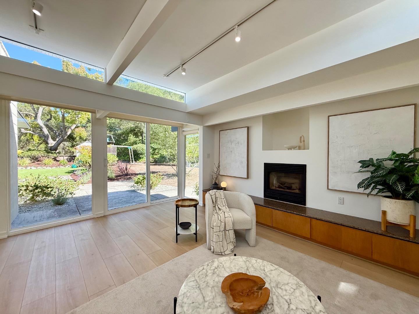 40 Roxbury Lane