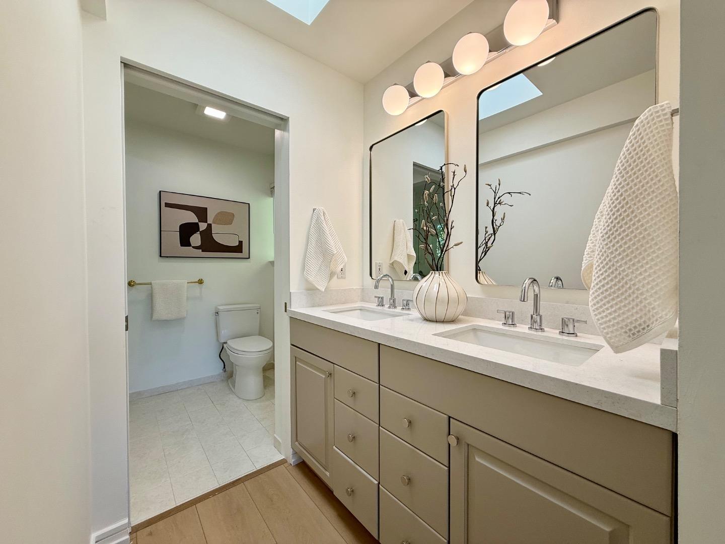 40 Roxbury Lane