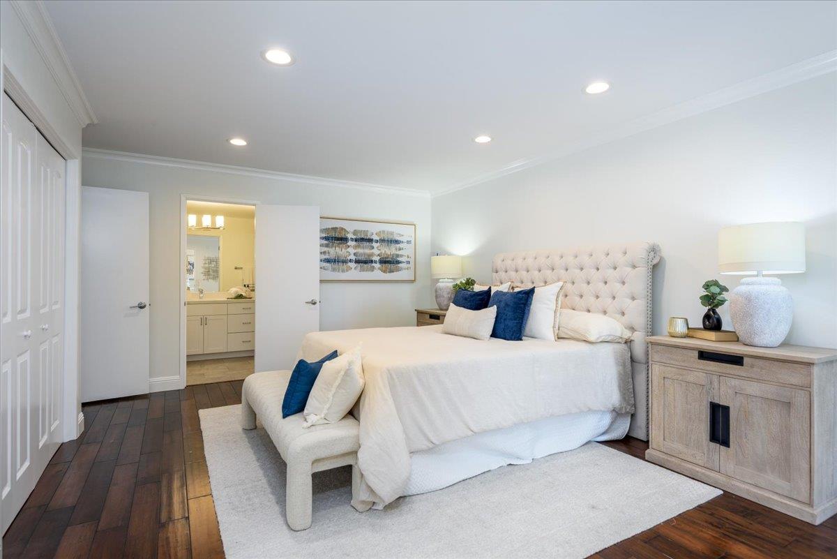 945 Lido Lane