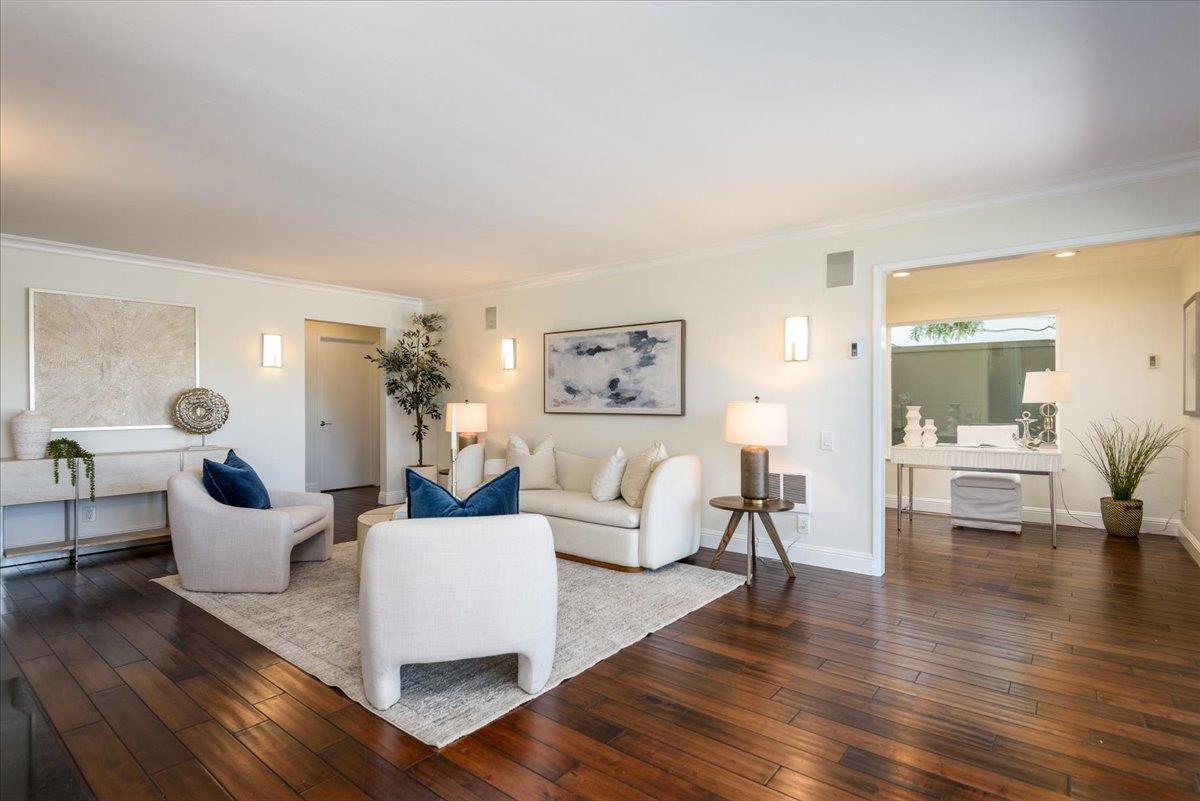 945 Lido Lane