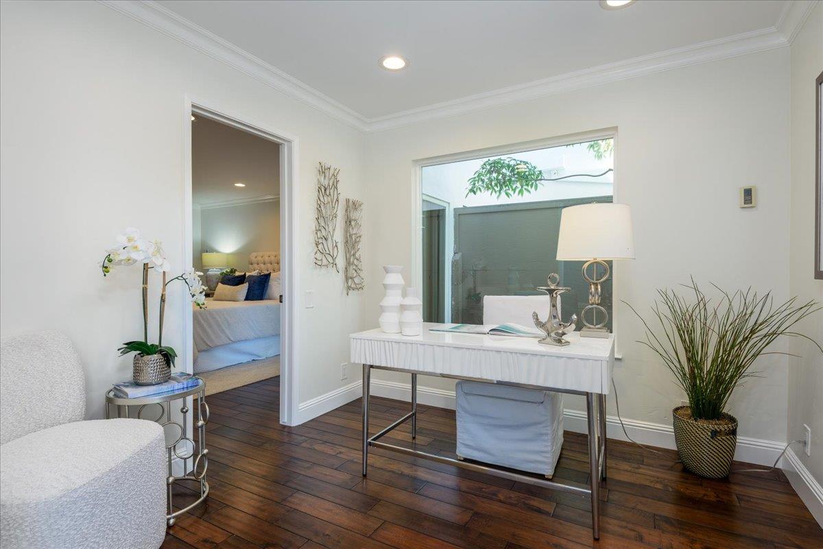 945 Lido Lane