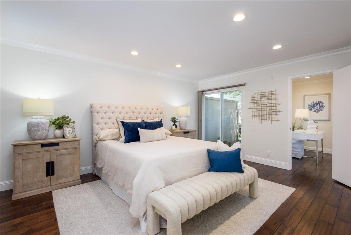 945 Lido Lane