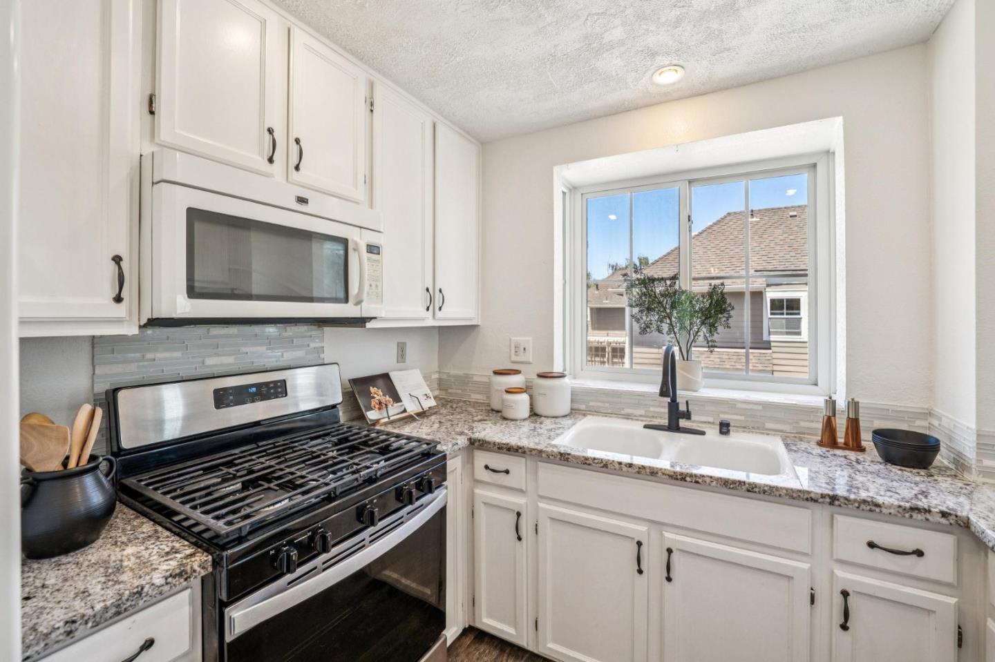 1051 Helm Lane