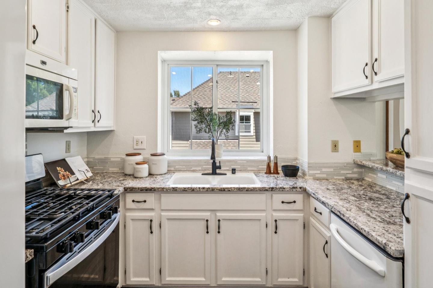 1051 Helm Lane
