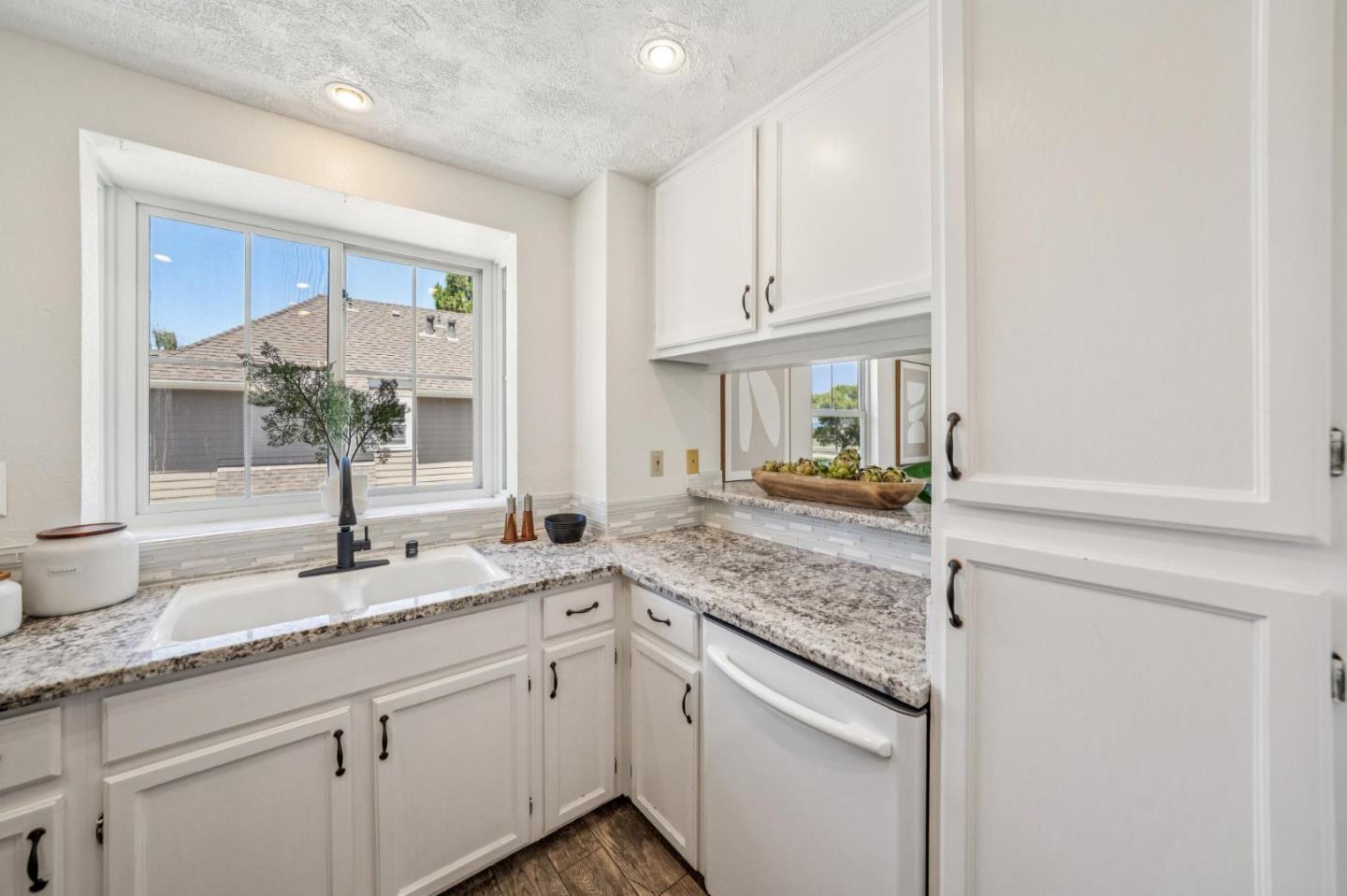 1051 Helm Lane