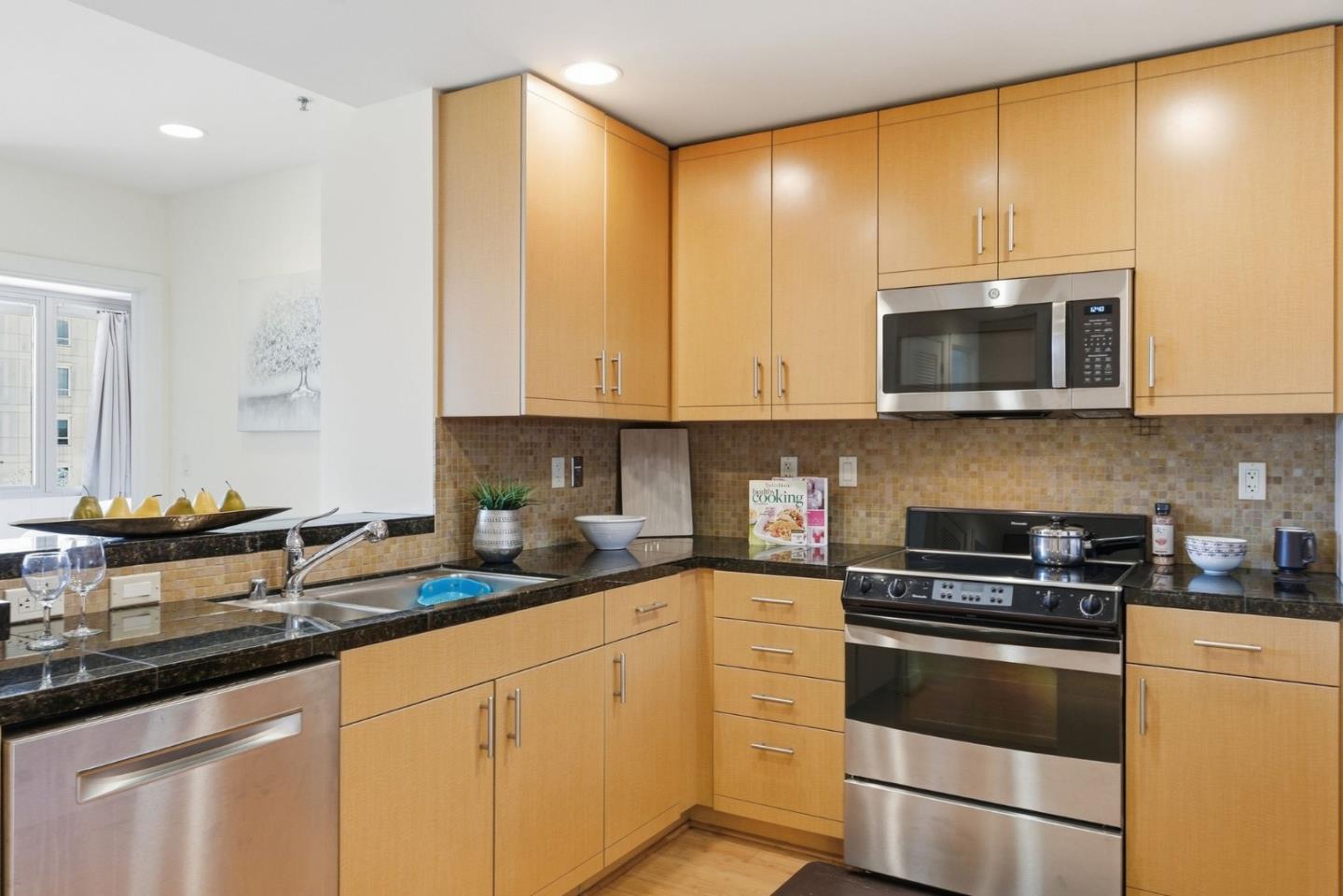 255 Berry Street 320