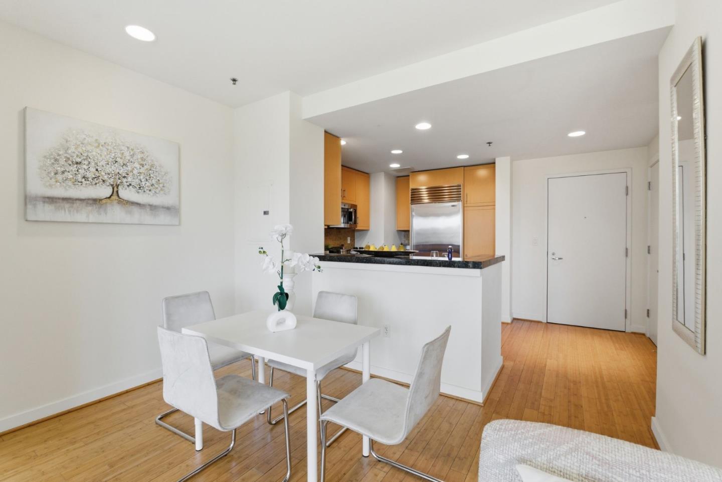 255 Berry Street 320