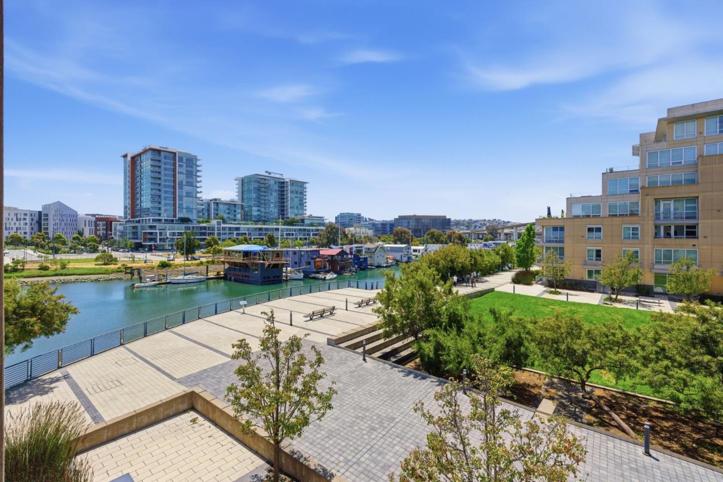 255 Berry Street 320