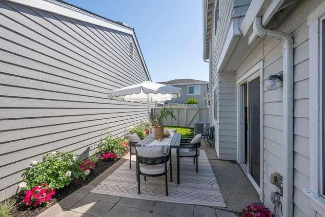 326 Commander Lane