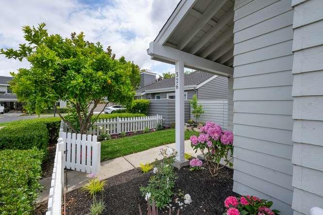 326 Commander Lane