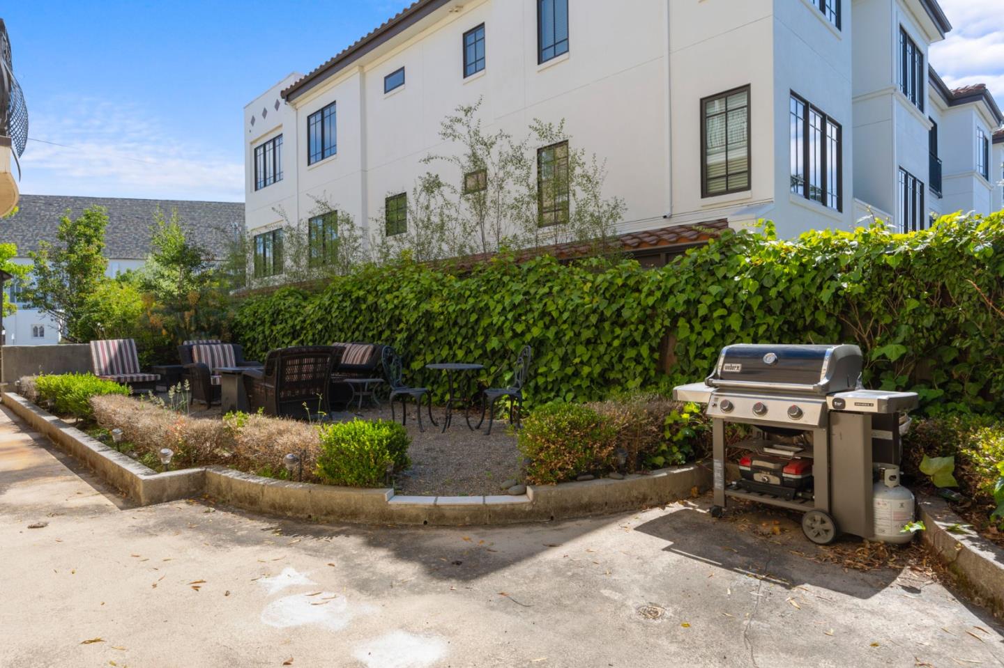 107 El Camino Real 104