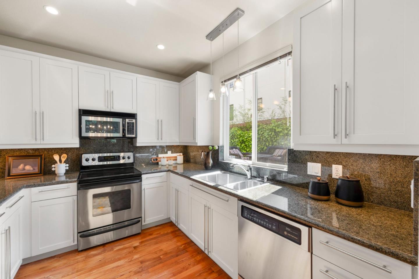 107 El Camino Real 104