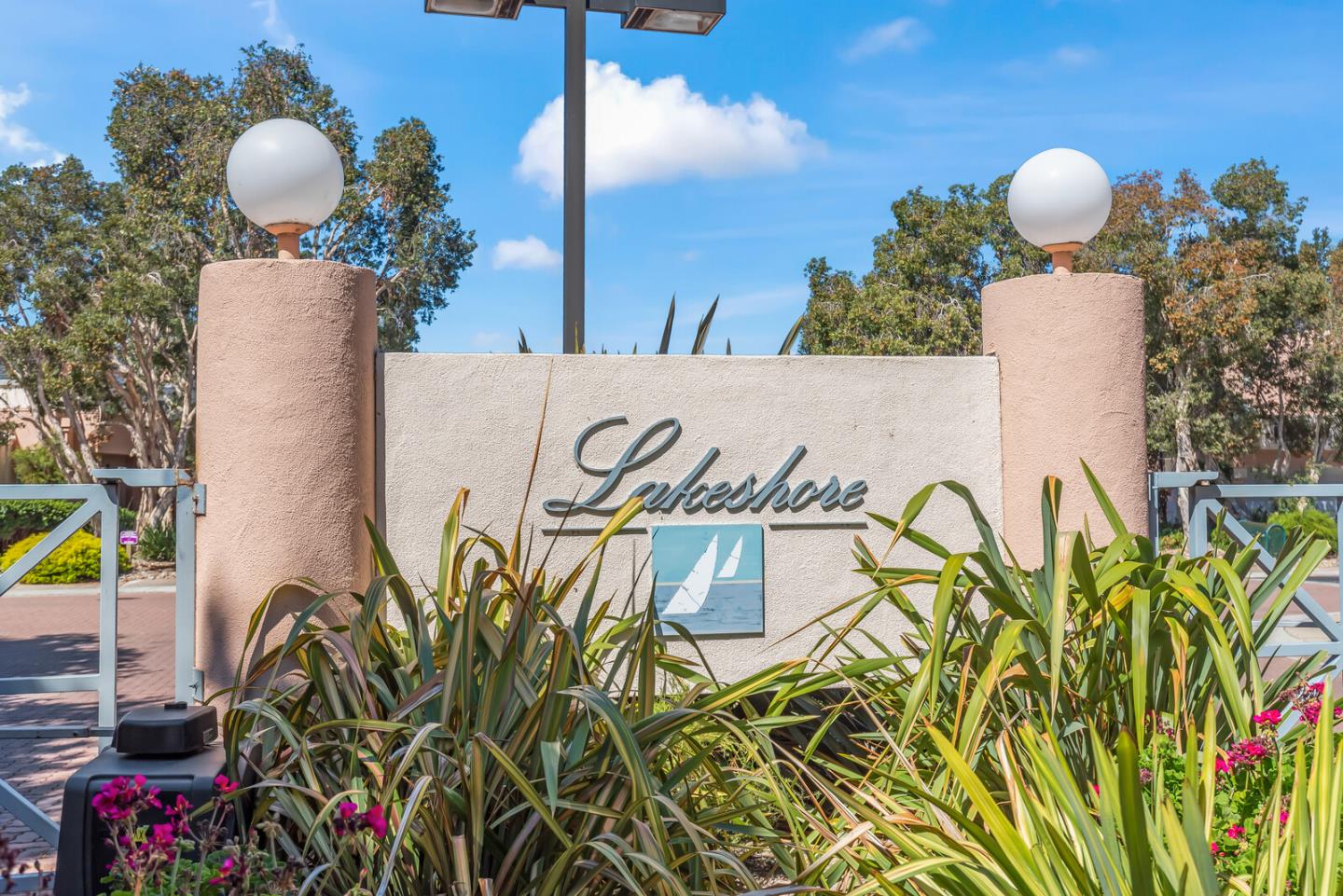 803 Lakeshore Drive