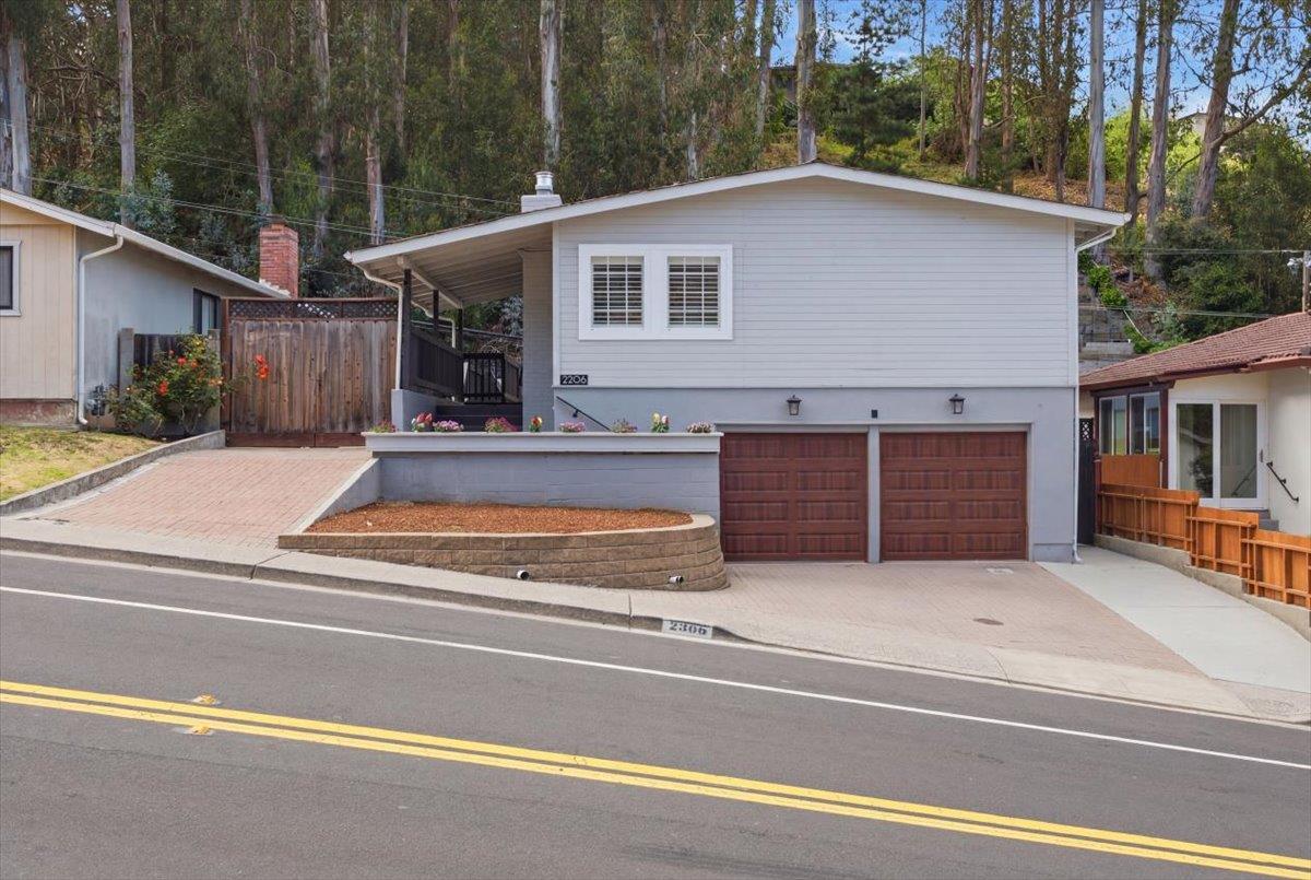2306 Valleywood Drive
