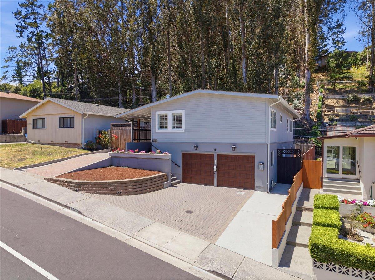 2306 Valleywood Drive
