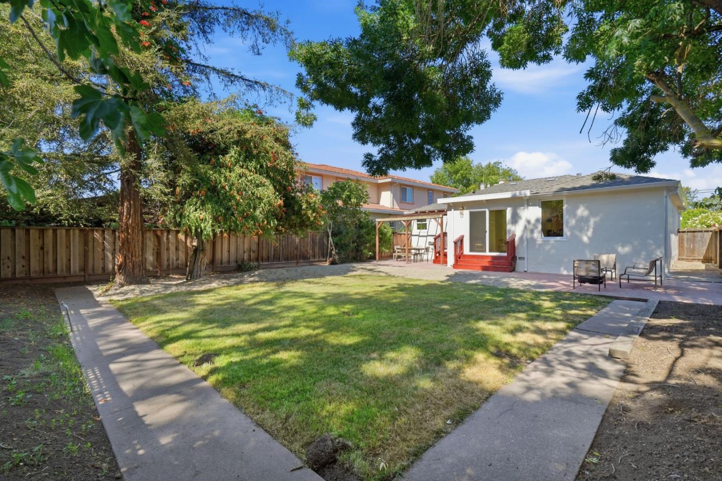 1049 Haven Avenue