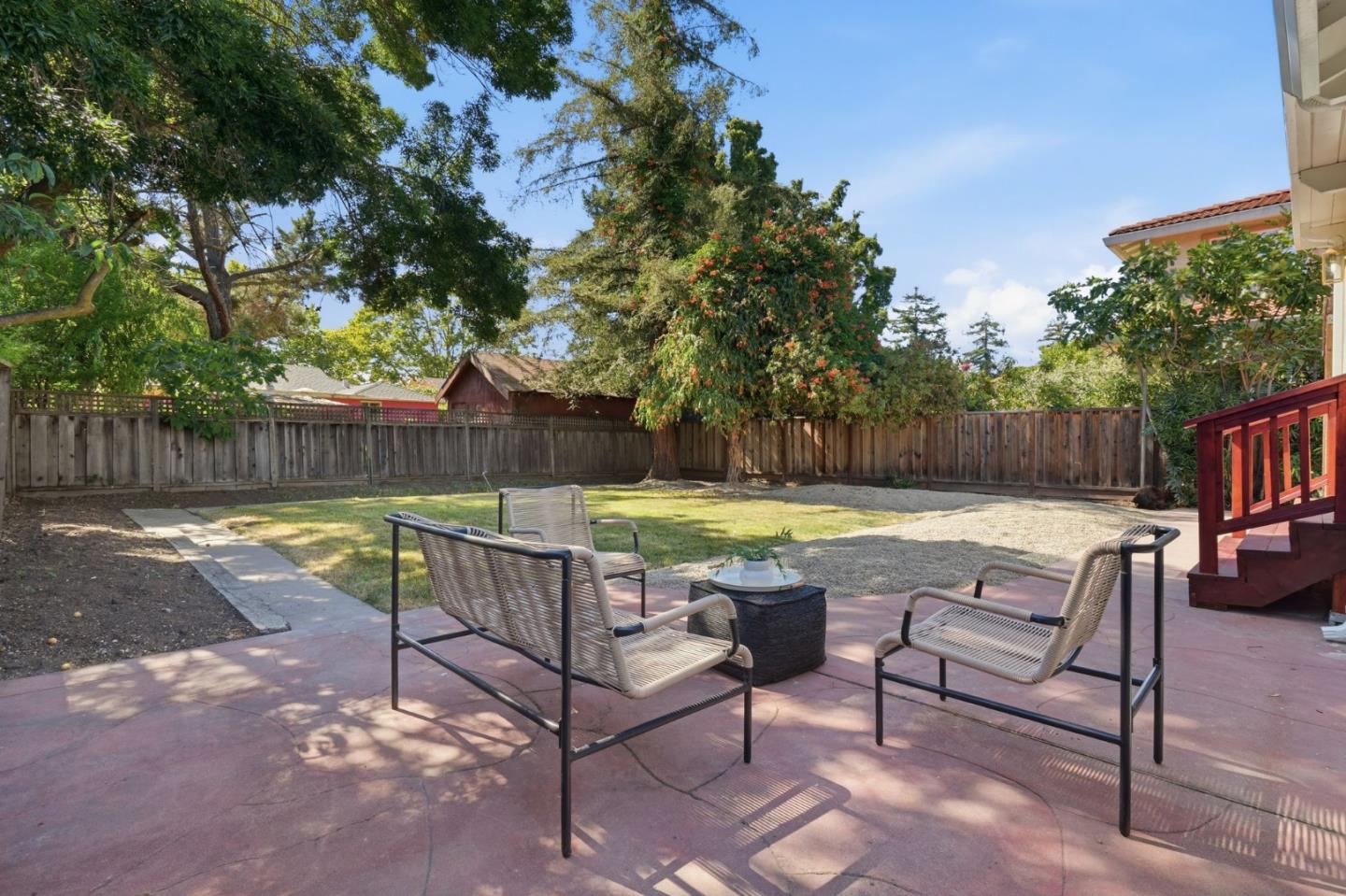 1049 Haven Avenue