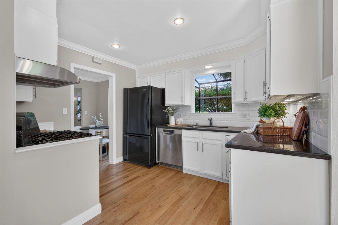 3723 Alameda De Las Pulgas