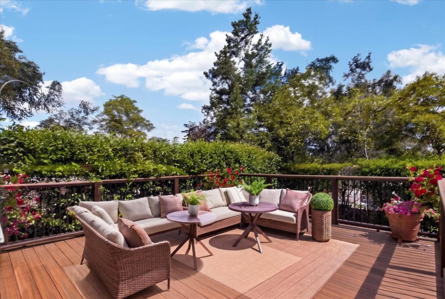 3723 Alameda De Las Pulgas