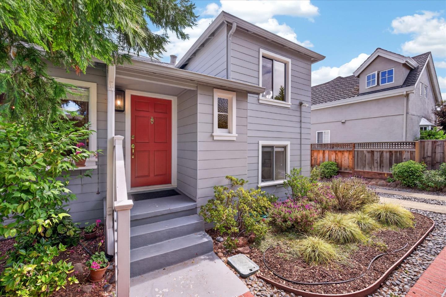 3723 Alameda De Las Pulgas