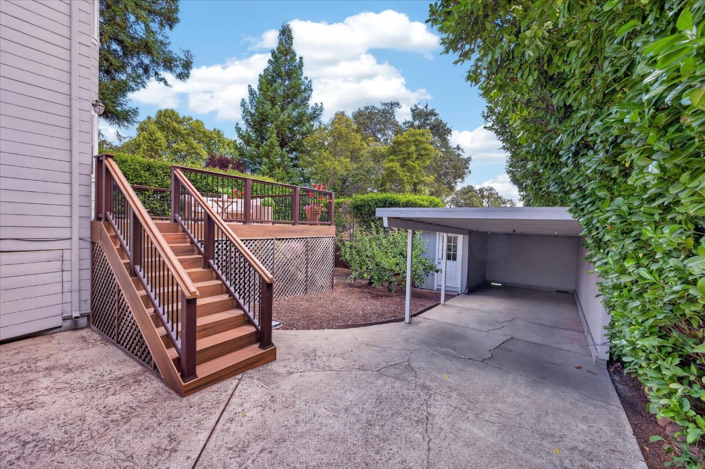 3723 Alameda De Las Pulgas