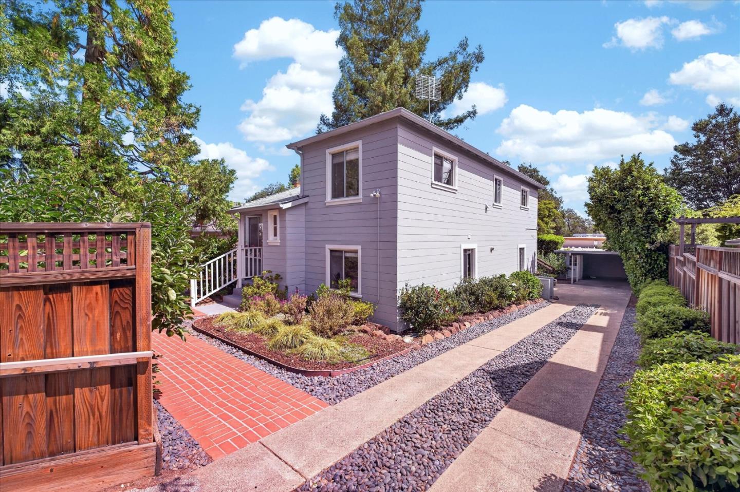 3723 Alameda De Las Pulgas