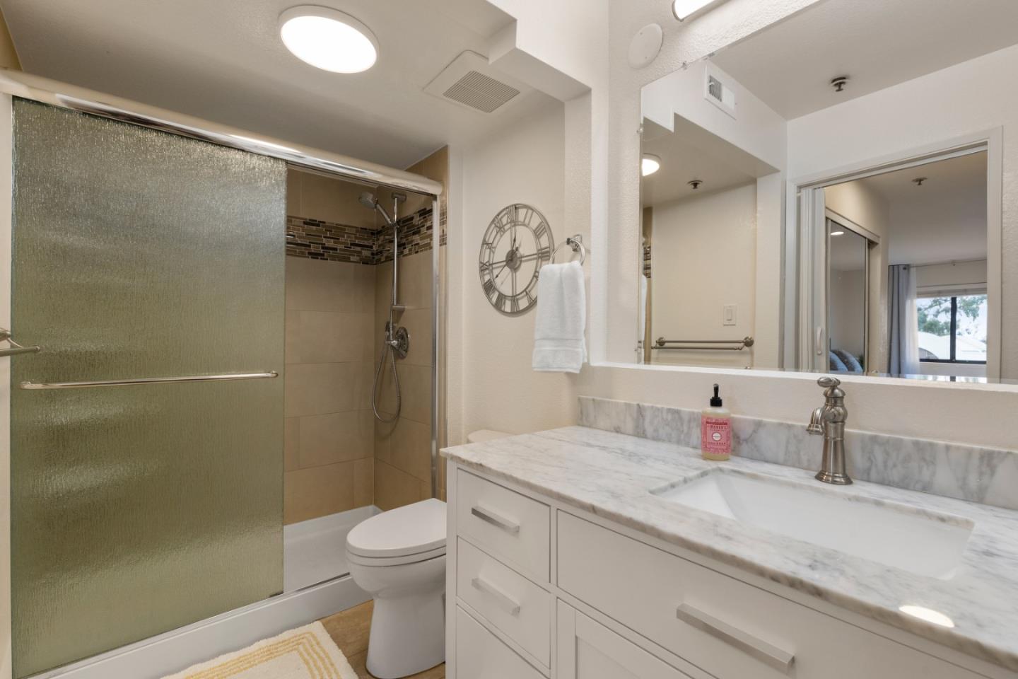 1 Laurel Street 102