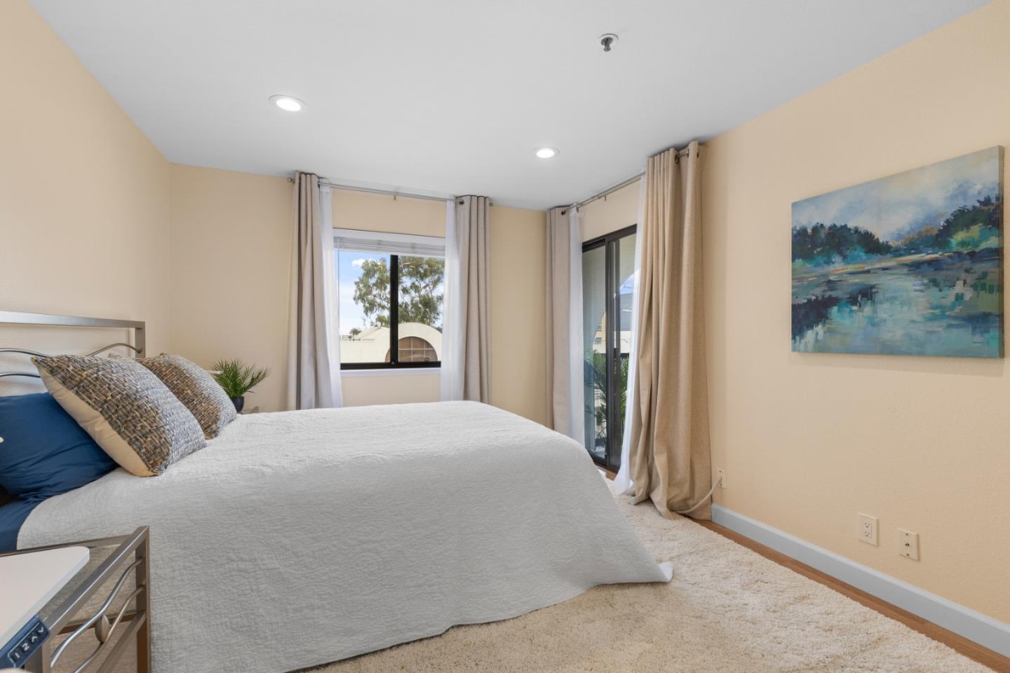 1 Laurel Street 102