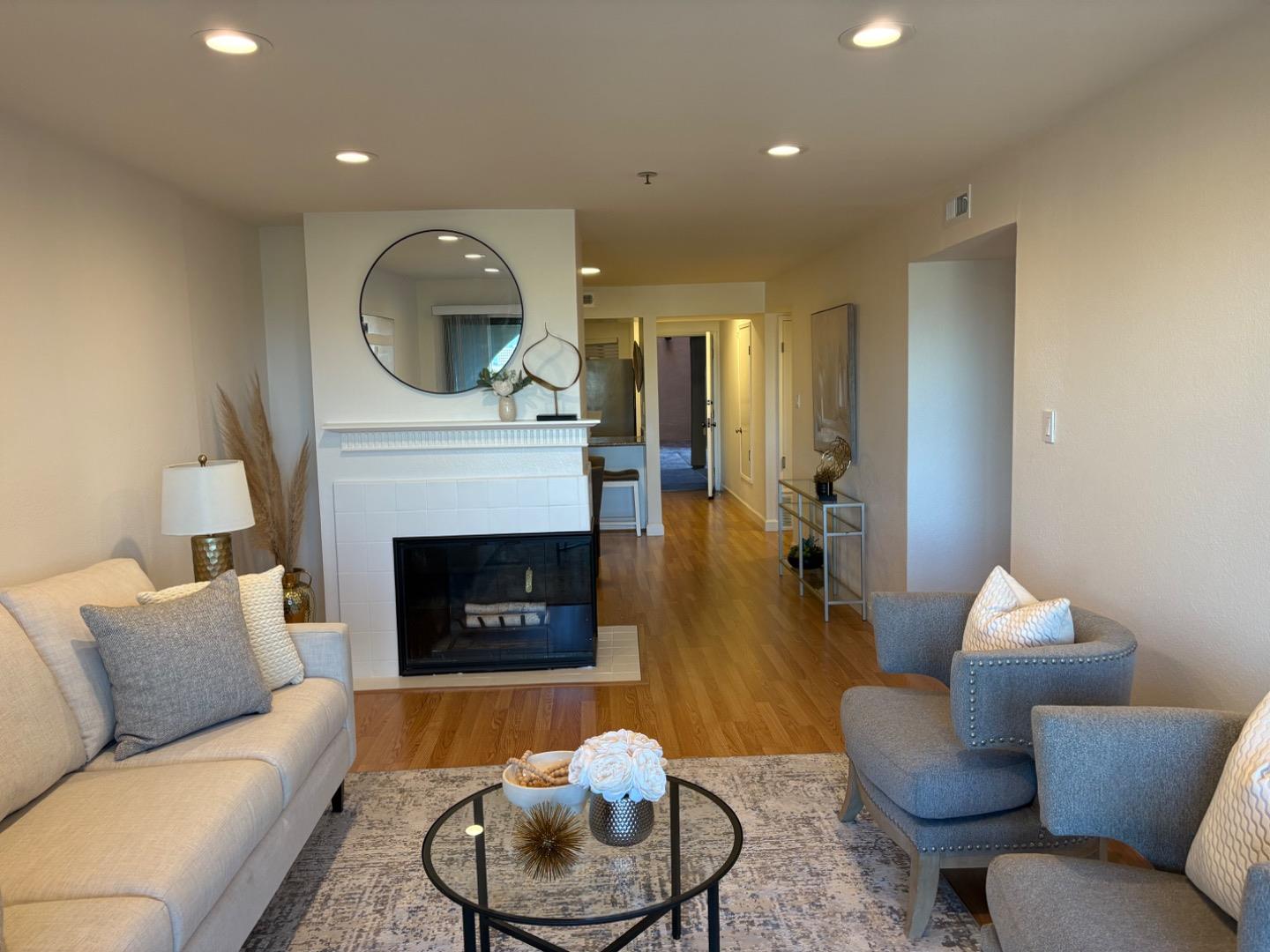 1 Laurel Street 102