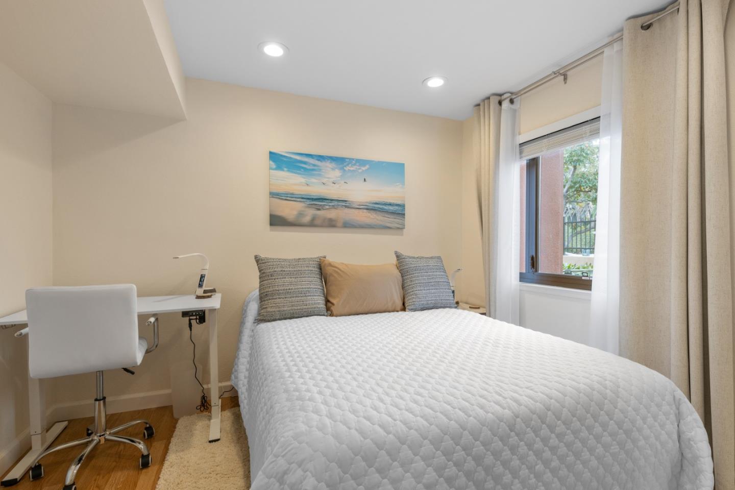 1 Laurel Street 102