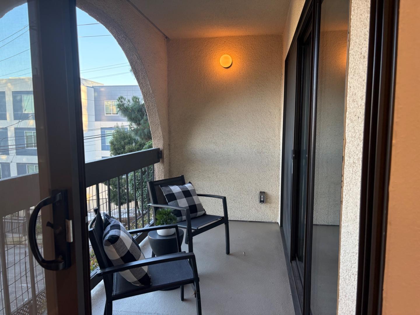 1 Laurel Street 102