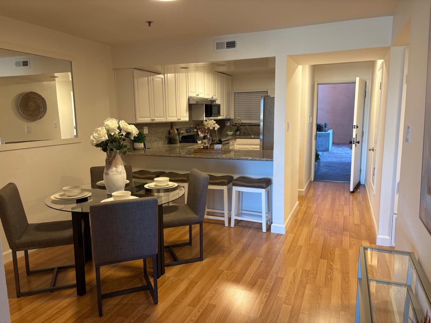 1 Laurel Street 102