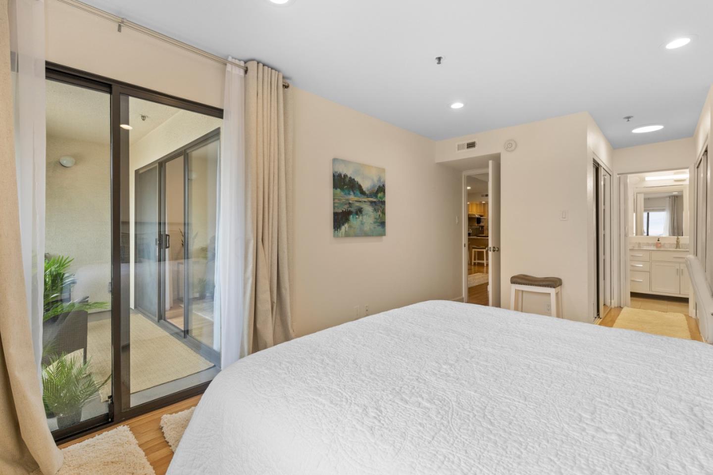 1 Laurel Street 102