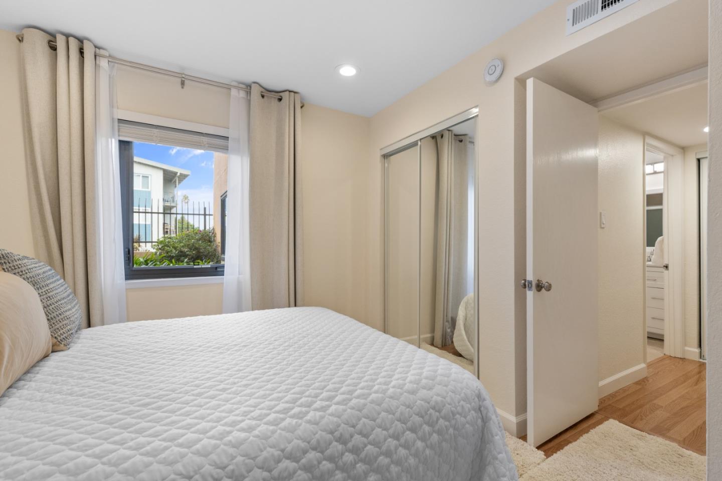 1 Laurel Street 102