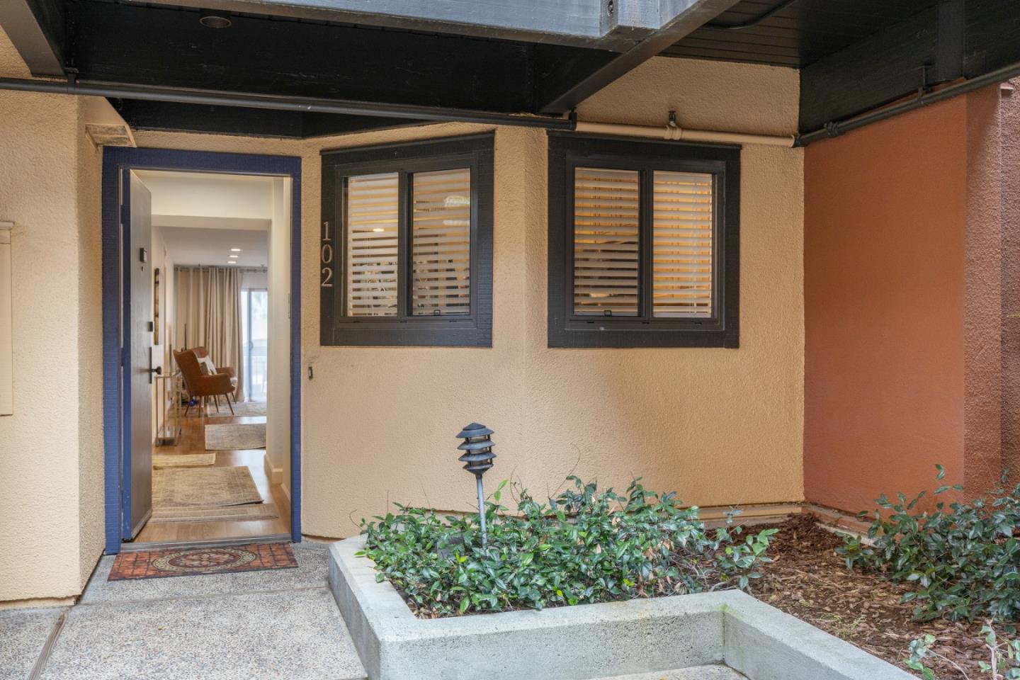 1 Laurel Street 102