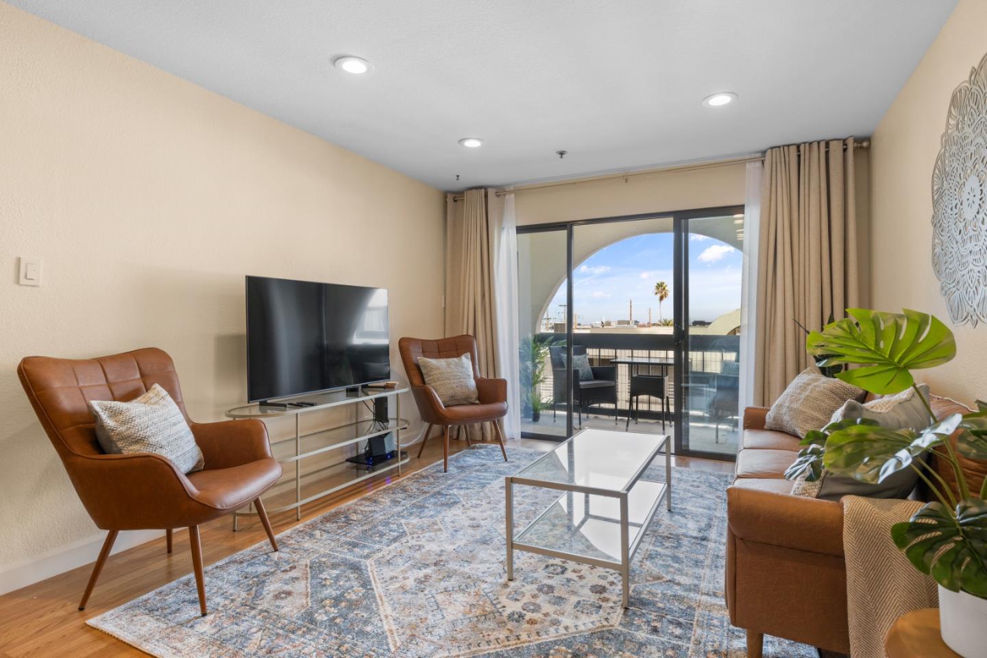 1 Laurel Street 102