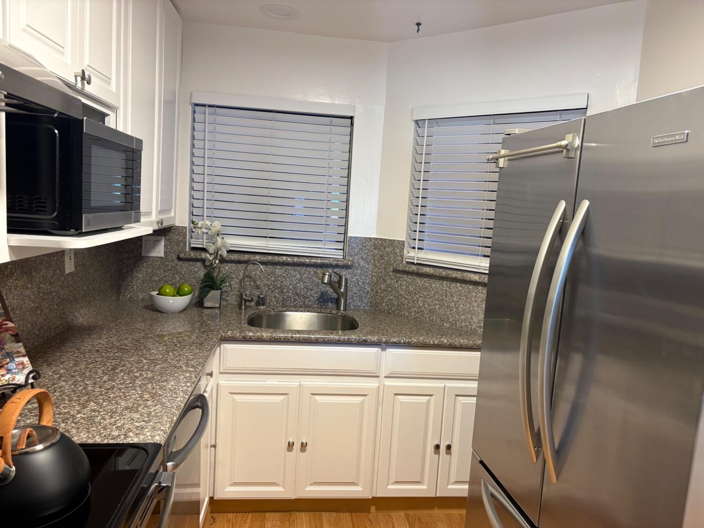 1 Laurel Street 102