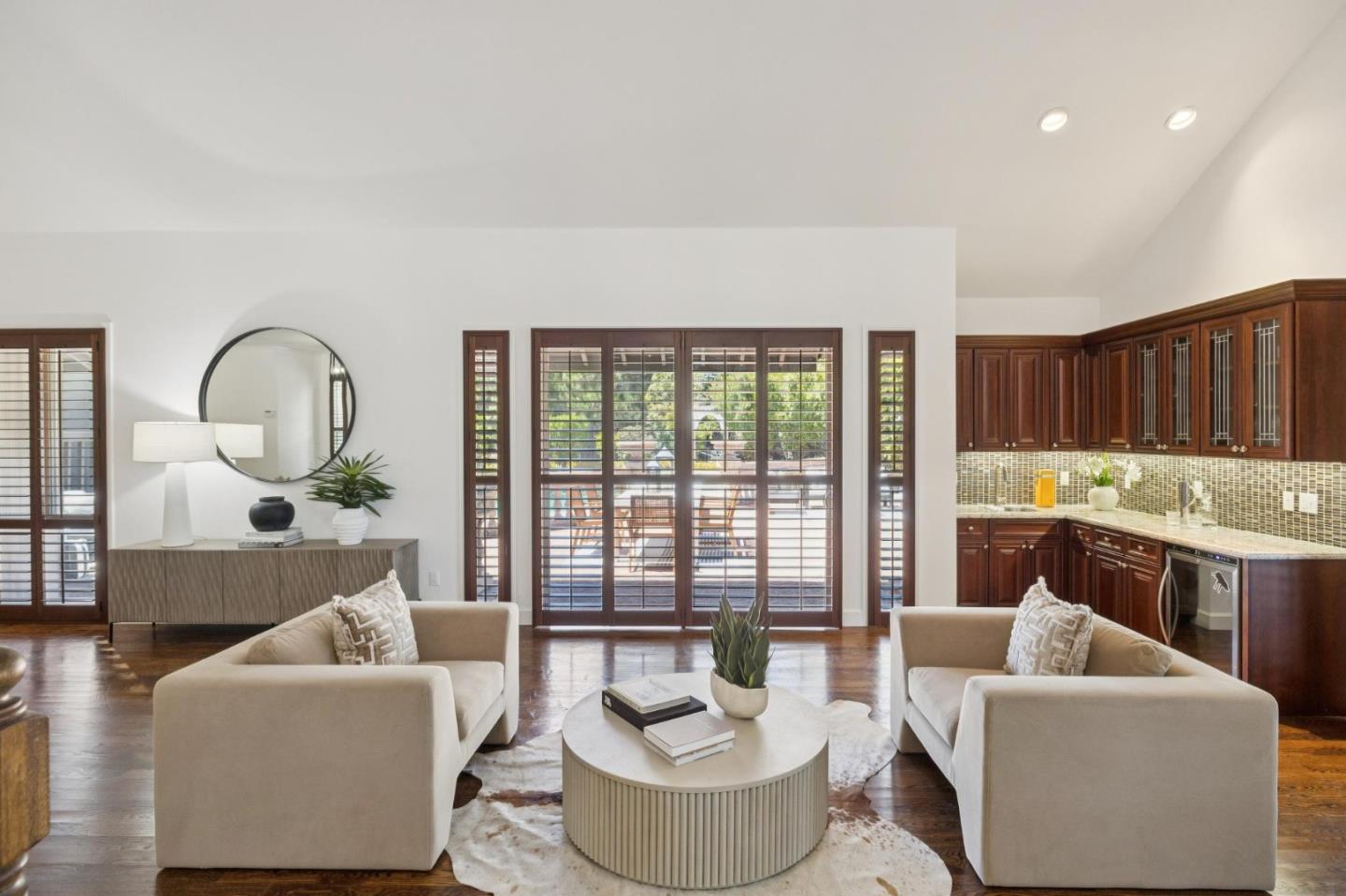 35 Silk Tree PL