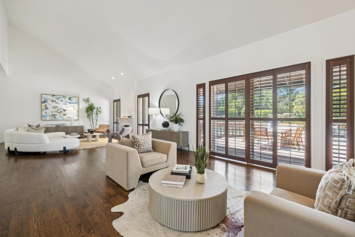 35 Silk Tree PL