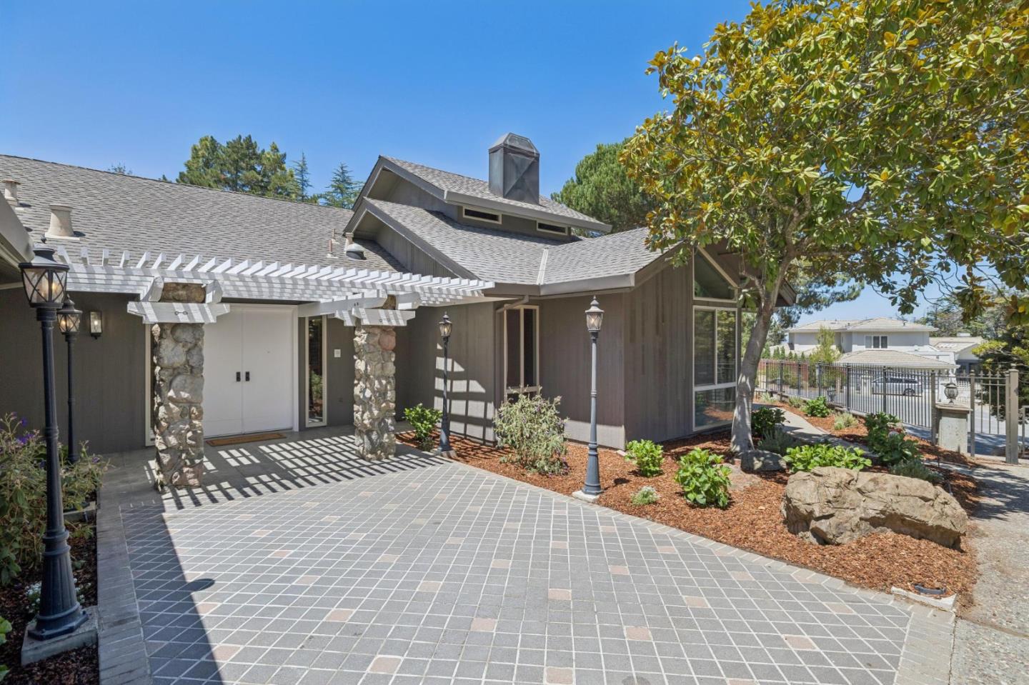 35 Silk Tree PL