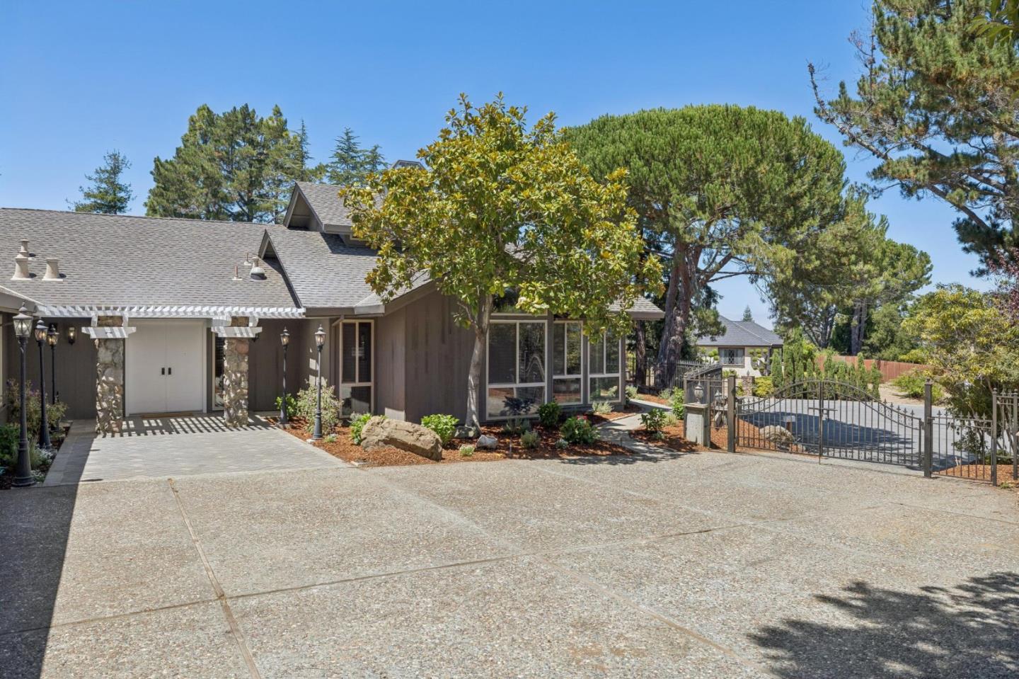 35 Silk Tree PL