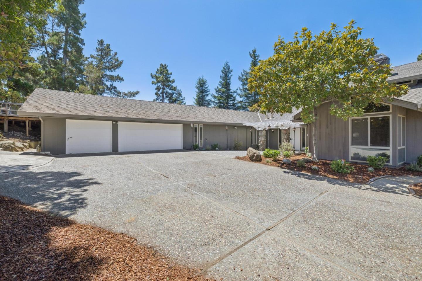 35 Silk Tree PL