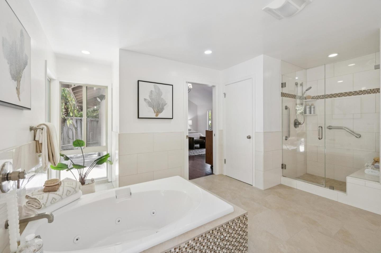 35 Silk Tree PL