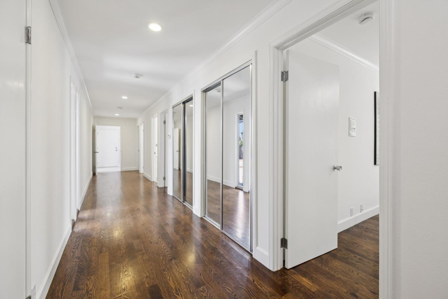 35 Silk Tree PL